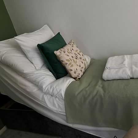 Leicester Oadby 4 Bed Home, 8 Guests, Park 5 Cars 外观 照片