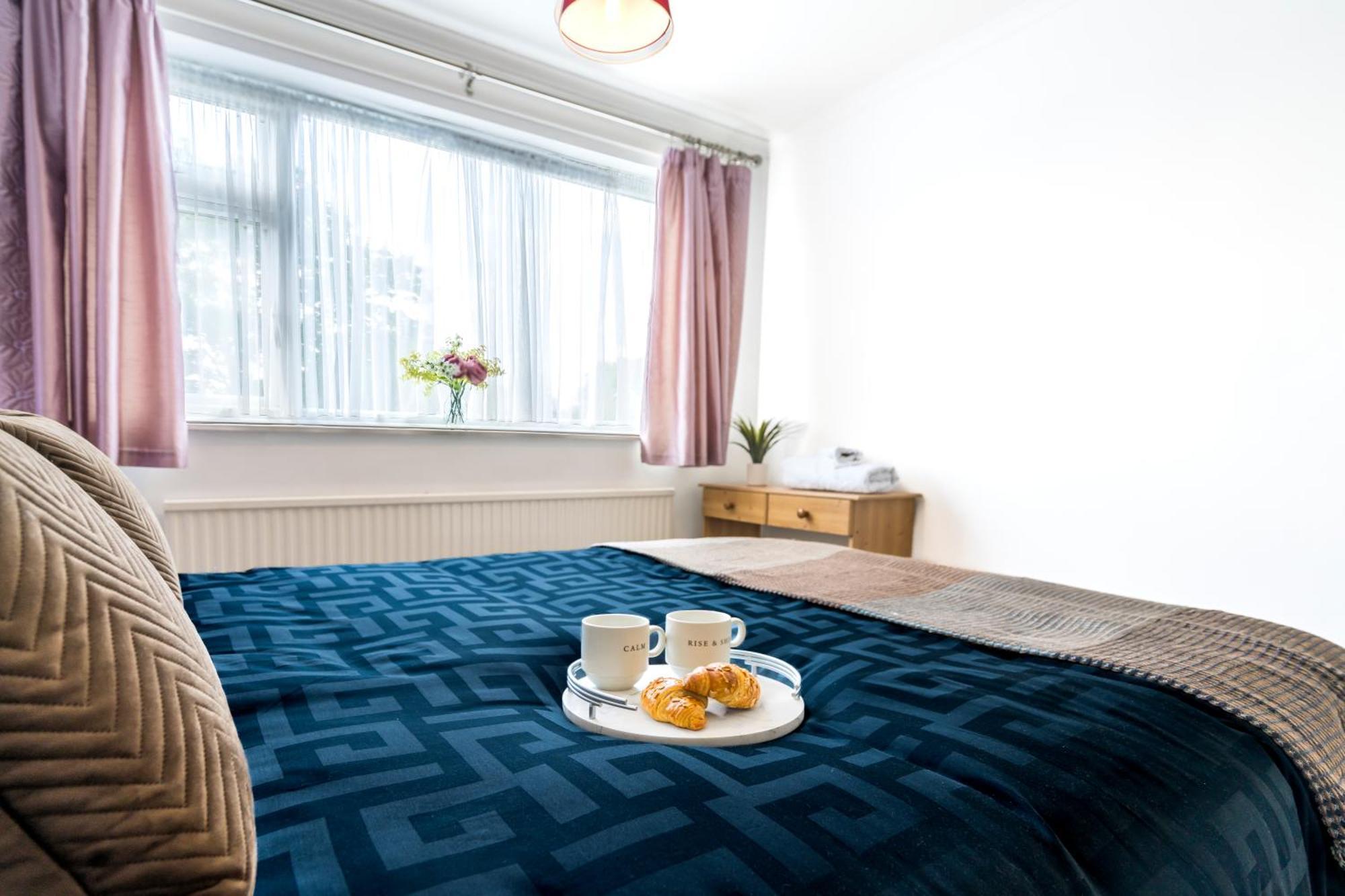 Leicester Oadby 4 Bed Home, 8 Guests, Park 5 Cars 外观 照片