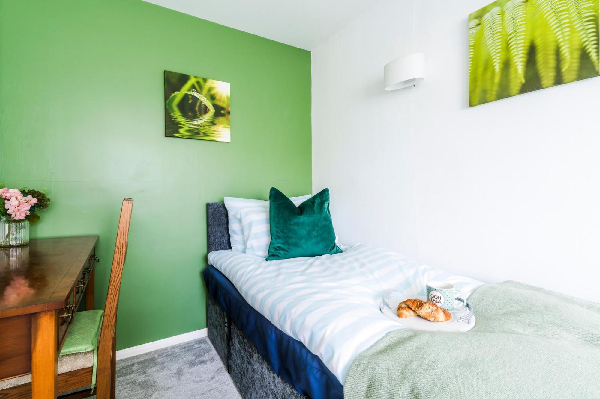 Leicester Oadby 4 Bed Home, 8 Guests, Park 5 Cars 外观 照片